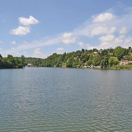 Сasa de vacaciones Five-bedroom Holiday In *