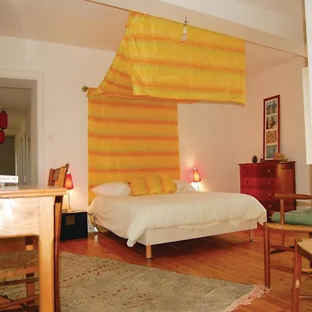 Сasa de vacaciones Five-bedroom Holiday In *